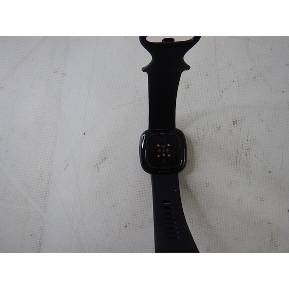 Fitbit Versa 4 Fitness Smartwatch - Picture 4 of 4
